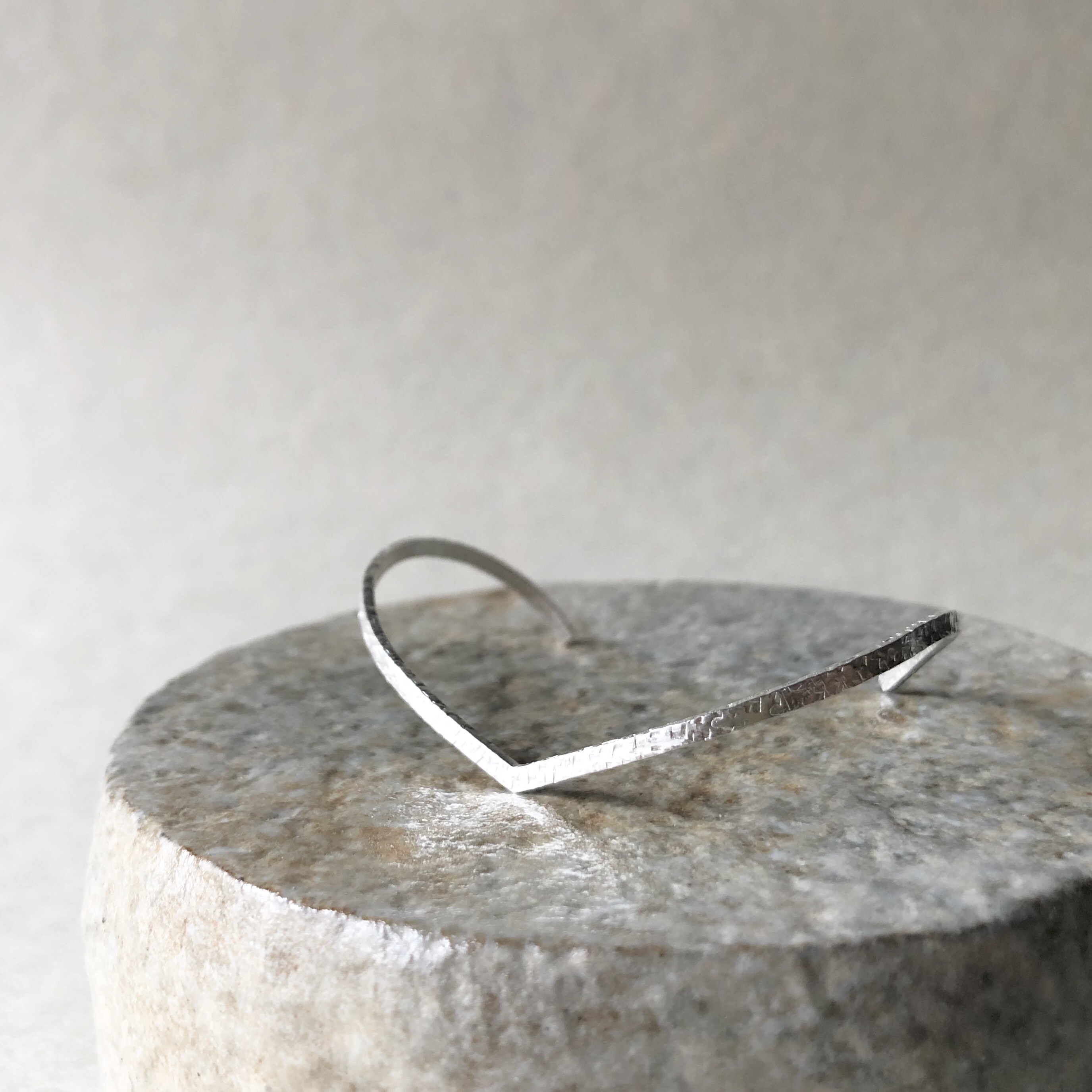 SV925「アングルバングル」