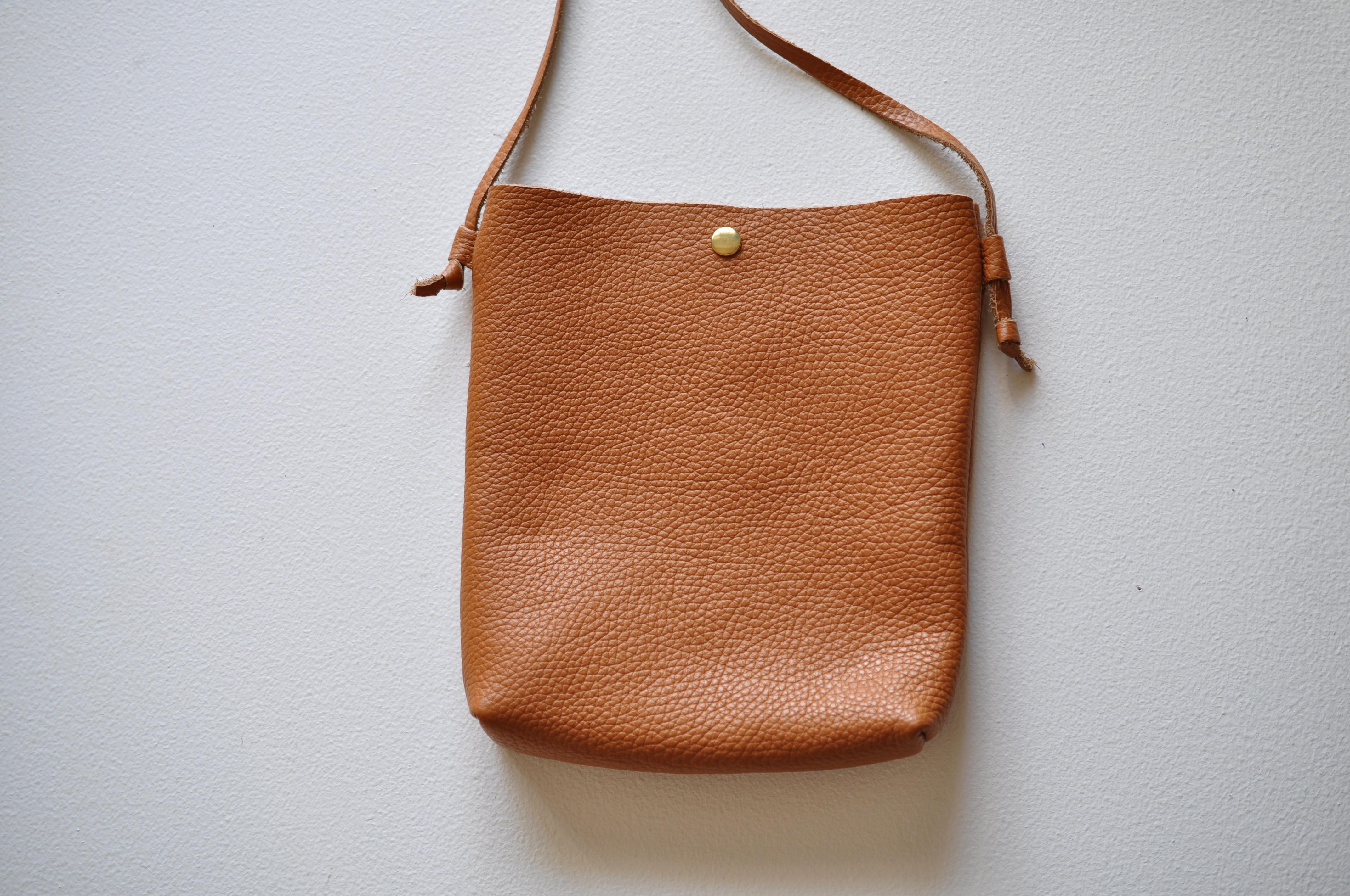 【美品】TOD'S サコッシュ シボ革 ブラウン キャメル シルバー金具 美品】TOD'S サコッシュ シボ革 ブラウン キャメル シルバー金具 美品