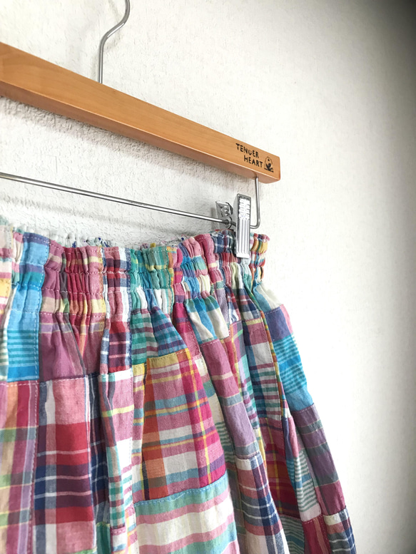Mサイズ　インド綿パッチ生地　ギャザースカート　ウエストゴム　BLUE＆RED　65㎝丈 4枚目の画像