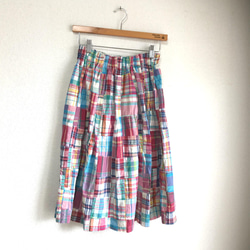 Mサイズ　インド綿パッチ生地　ギャザースカート　ウエストゴム　BLUE＆RED　65㎝丈 2枚目の画像