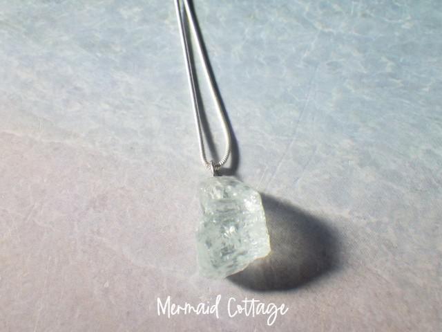 アクアマリン原石ネックレス *sv925 シルバースネークチェーン＊