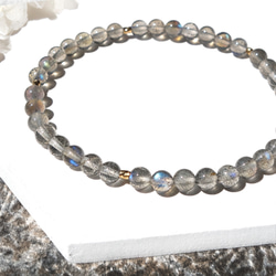 Labradorite／【ハイクオリティ】美しいモルフォ蝶のような輝き ラブラドライト極小粒ブレスレット／Little／ 1枚目の画像