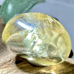 変革の石✨ 万華鏡　オウロヴェルデクォーツ メタモルフォーゼス　タンブル 1枚目の画像