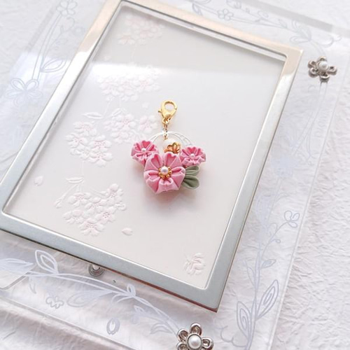 つまみ細工 桜モチーフのマスクチャーム（バッグチャーム） マスク