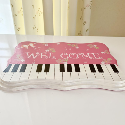 華やかピンク♡ピアノ鍵盤模様のウェルカムボード トールペイント