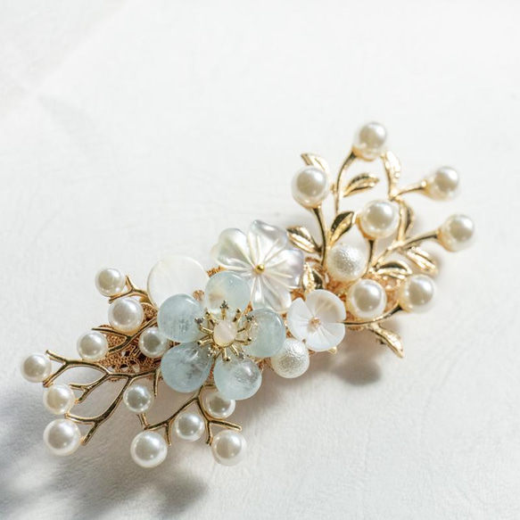 天然石アクアマリンのお花と白蝶貝シェル花 バレッタ パール ヘア 