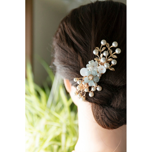 天然石アクアマリンのお花と白蝶貝シェル花 バレッタ パール ヘア  
