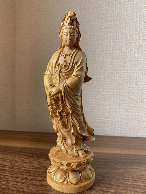 Amazon｜仏像 木彫り 観音菩薩像 木彫り観世音菩薩仏像 天然 崖