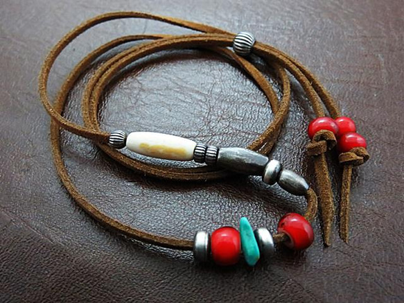 ビーズネックレス 革ひも スエード ナバホ ホワイトハーツ ターコイズ