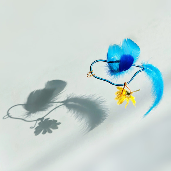 【ウクライナ支援】青い鳥とヒマワリ 平和  Love Peace  モビール 羽毛 ワイヤー 幸せの青い鳥 5枚目の画像