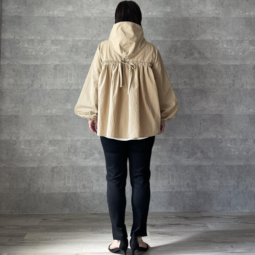 keep my closet バックギャザーパーカーブルゾン　ベージュ　フリー keep my closet バックギャザーパーカーブルゾンベージュフリー