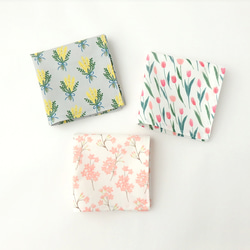 人気の花のコットンハンカチの3枚ギフトセット〈ミモザ・チューリップ・桜〉 2枚目の画像