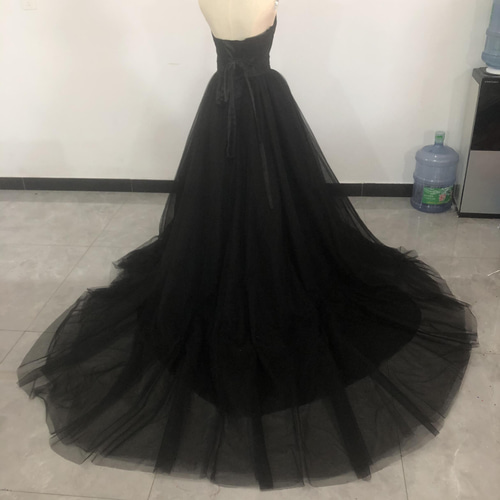 エレガント 黒 パーティードレス ソフトチュール ロングトレーン 発表  
