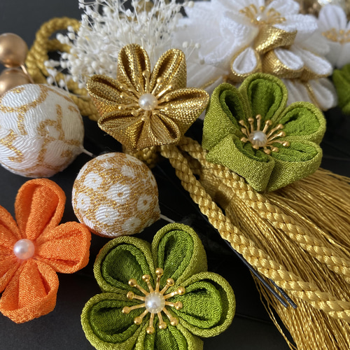 特集掲載】つまみ細工 髪飾り 白×緑×金卒業式 卒業式髪飾り 袴 水引き