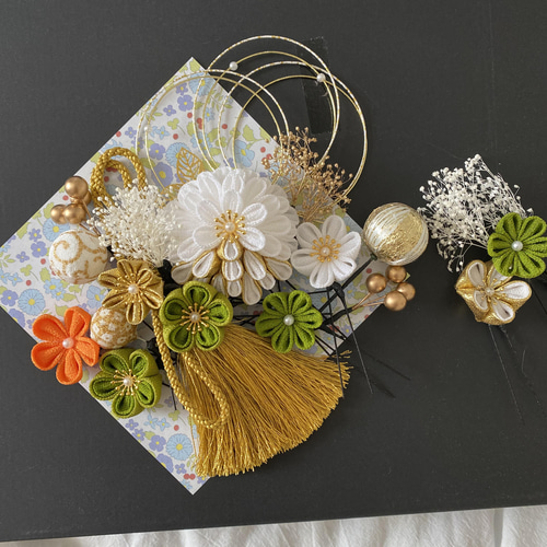 特集掲載】つまみ細工 髪飾り 白×緑×金卒業式 卒業式髪飾り 袴 水引き