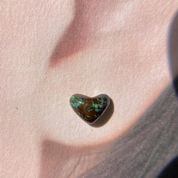 天然アイアンオパール14kgf片耳ピアス☆オーストラリア・Yowah産原石から磨いた１点もの！ 2枚目の画像