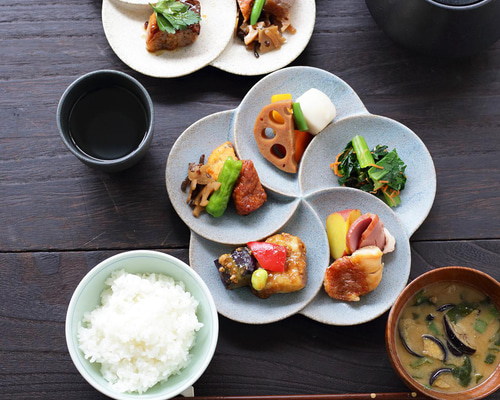  プレート中皿2枚　AMHERST 楽天市場】眞窯 ライン スクエアプレート 21.5cm ( しんがま 皿