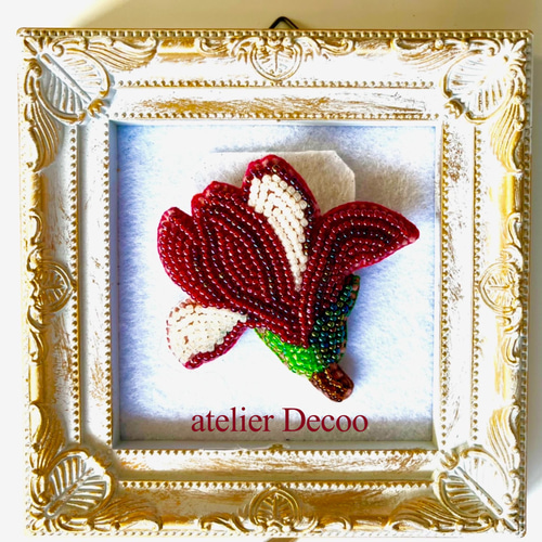 紫木蓮(シモクレン)の花のビーズ刺繍ブローチ ブローチ atelier Decoo