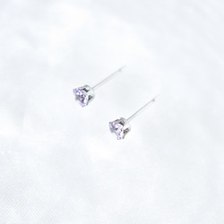 【天然石アメジストのシンプルな一粒スタッドピアス】紫 / 4mm /サージカルステンレス / つけっぱなしok 3枚目の画像