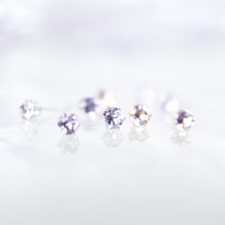 【天然石アメジストのシンプルな一粒スタッドピアス】紫 / 4mm /サージカルステンレス / つけっぱなしok 8枚目の画像