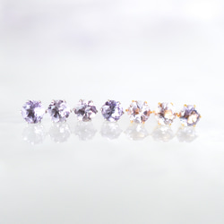 【天然石アメジストのシンプルな一粒スタッドピアス】紫 / 4mm /サージカルステンレス / つけっぱなしok 7枚目の画像