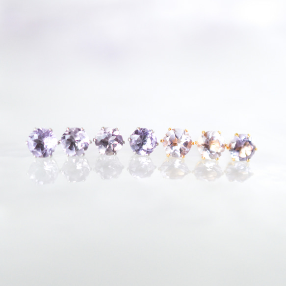 【天然石アメジストのシンプルな一粒スタッドピアス】紫 / 4mm /サージカルステンレス / つけっぱなしok 7枚目の画像