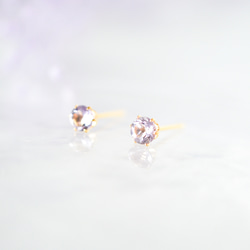 【天然石アメジストのシンプルな一粒スタッドピアス】紫 / 4mm /サージカルステンレス / つけっぱなしok 5枚目の画像