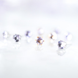 【天然石アメジストのシンプルな一粒スタッドピアス】紫 / 4mm /サージカルステンレス / つけっぱなしok 9枚目の画像