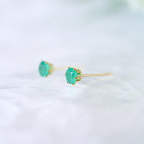 天然石グリーンオニキスのシンプルな一粒スタッドピアス】緑 / 4mm