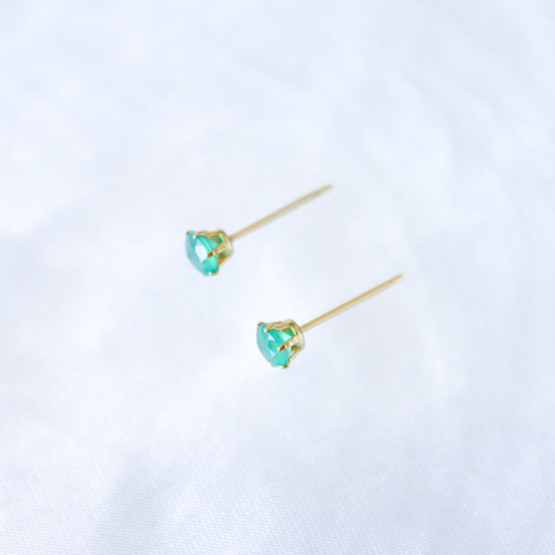 天然石グリーンオニキスのシンプルな一粒スタッドピアス】緑 / 4mm