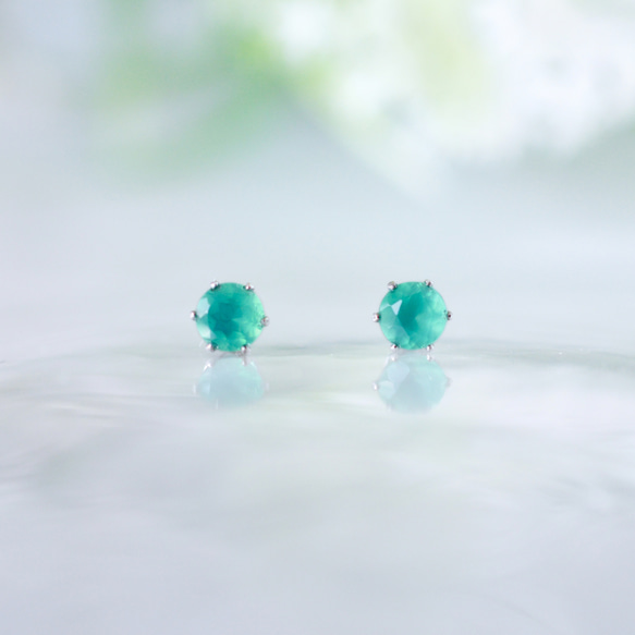天然石グリーンオニキスのシンプルな一粒スタッドピアス】緑 / 4mm