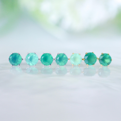 天然石グリーンオニキスのシンプルな一粒スタッドピアス】緑 / 4mm