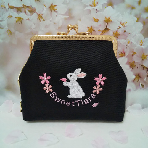 がま口✽桜❀刺繍『花明かり〜桜の花びら手に乗せて〜』春うさぎ✽二