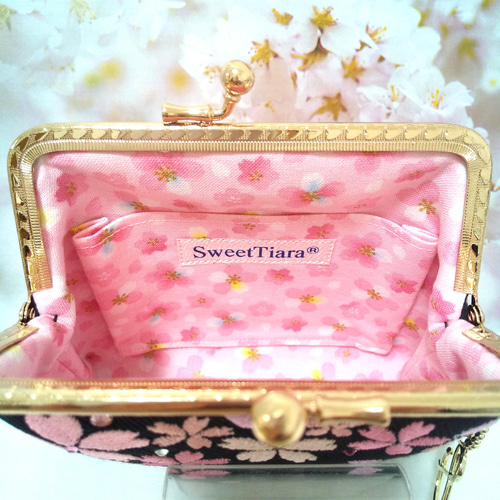 がま口✽桜❀刺繍『花明かり〜桜の花びら手に乗せて〜』春うさぎ✽二