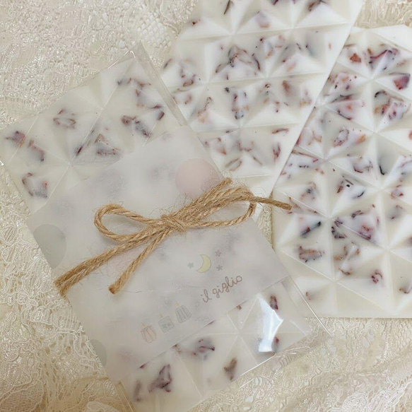 ほわチョコ♡サシェ　バラの花びら入り　ローズの香り 1枚目の画像