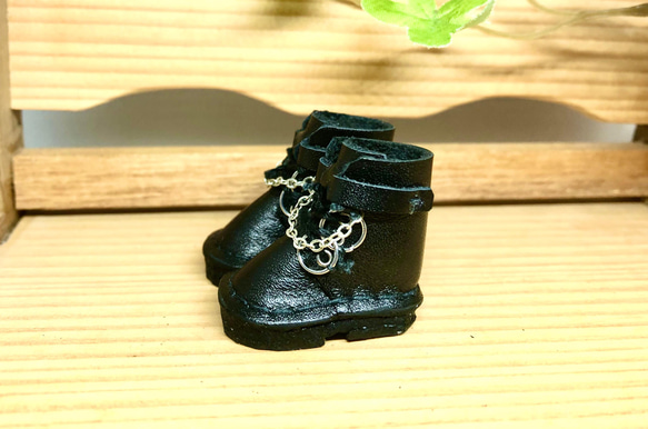 革細工　厚底チェーンブーツ　miniature  boots. 2枚目の画像