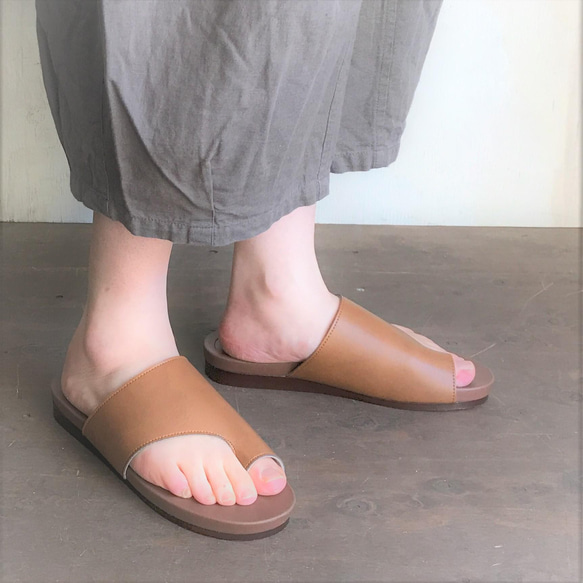 清倉大拍賣，售完為止！ ！ ！赤腳穿著感覺很棒，鞋墊柔軟，自然，輕便，成人人字拖涼鞋 第3張的照片