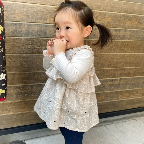 残り2着》マーガレット刺繍のフリフリチュニック【グリーン】 子供服