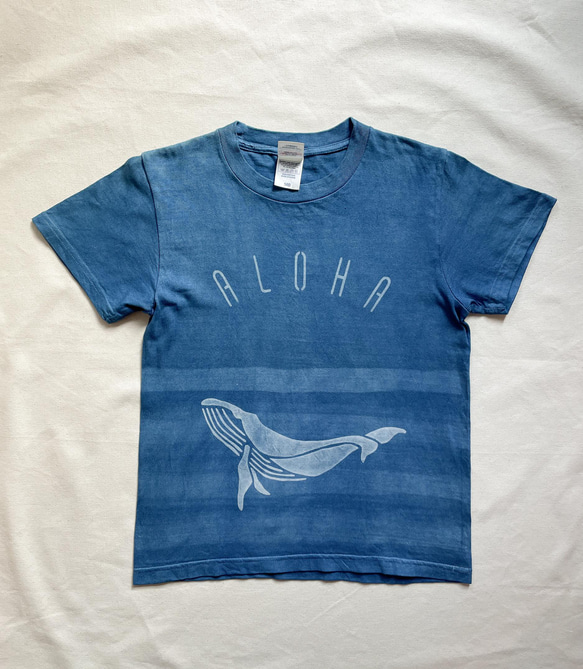 送料無料 藍染めキッズTシャツ　ALOHA クジラ コットン 絞り染め 2枚目の画像