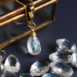 半額SALE【限定数のみ】シュワシュワ炭酸水　クリスタル　トリプレット　サージカルステンレスネックレス40cm 1枚目の画像