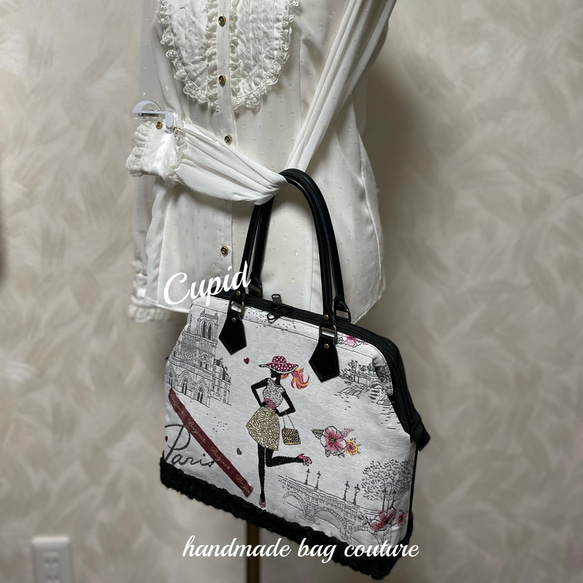ラストです！フランスジャガード織り　パリジェンヌ・モニュメント柄使用の軽量外ポケット付きカパッと開閉ボストンバッグ 9枚目の画像