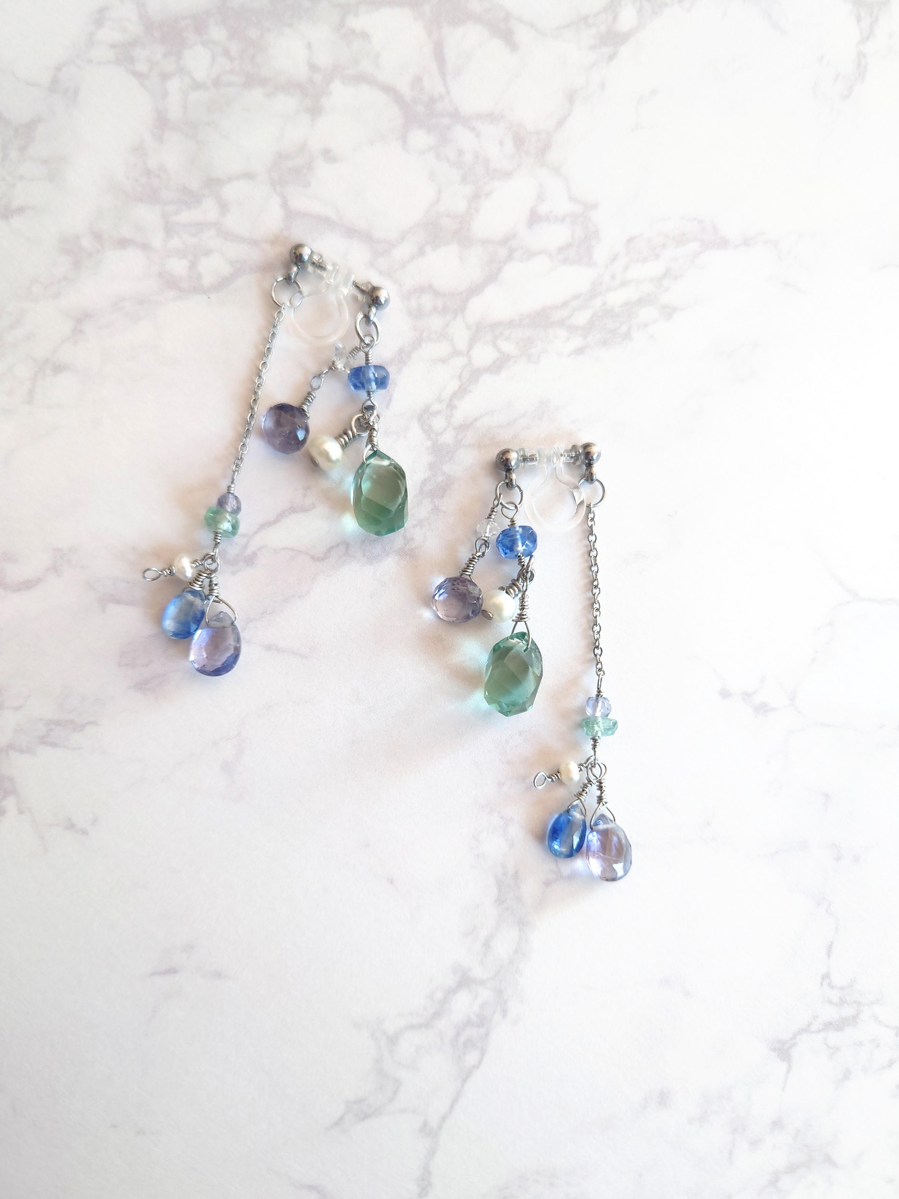 サージカルステンレスluxe✨グリーンフローライトやカイヤナイなどブルーグリーン天然石のピアス風両カンイヤリング