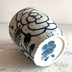 陽刻系列-藍花卉白瓷咖啡杯_陶器馬克杯 第4張的照片
