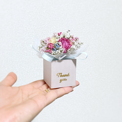 【母の日限定】Thank youメッセージ ミニチュアBoxドライブーケ【カーネーション】Rose  beige BOX 2枚目の画像