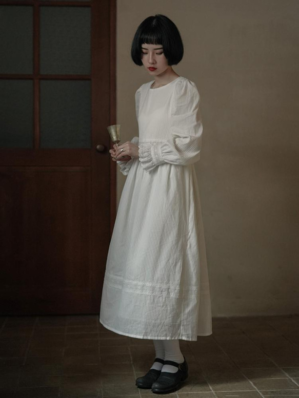 治癒系白色 棉質竪條提花少女洋裝 法式花邊袖高腰連身裙 含裡布 第1張的照片