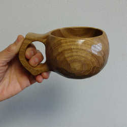 エンジュの木で作った一木彫りコーヒーカップ。 1枚目の画像