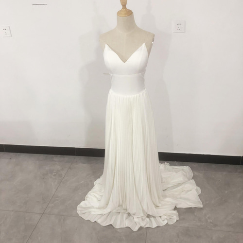 大人気上昇 ウエディングドレス オンショルダードレス ロングトレーン  