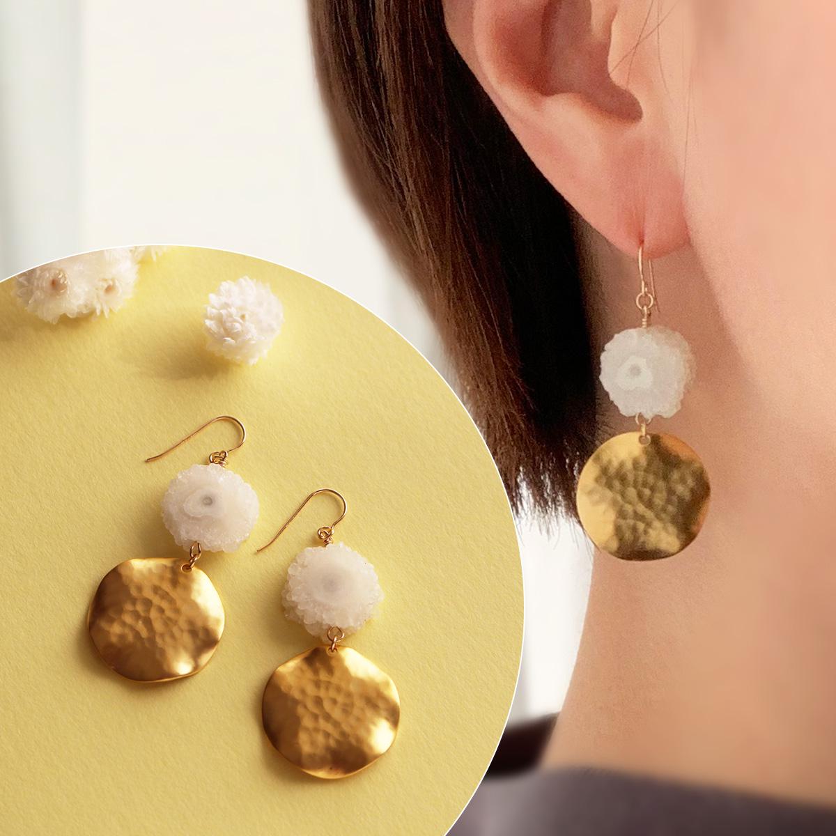 イモーテルの花みたいなソーラークォーツのピアス（K14GF）