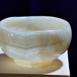 石の器『月影』抹茶茶碗　花器　天然石オニックス　彫刻家による手彫りの作品 6枚目の画像