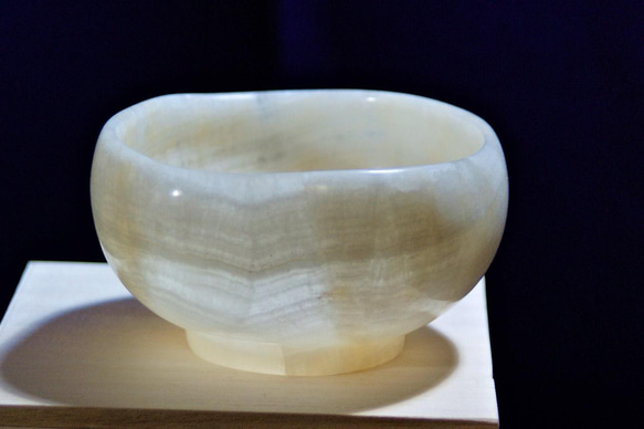 石の器『月影』抹茶茶碗　花器　天然石オニックス　彫刻家による手彫りの作品 